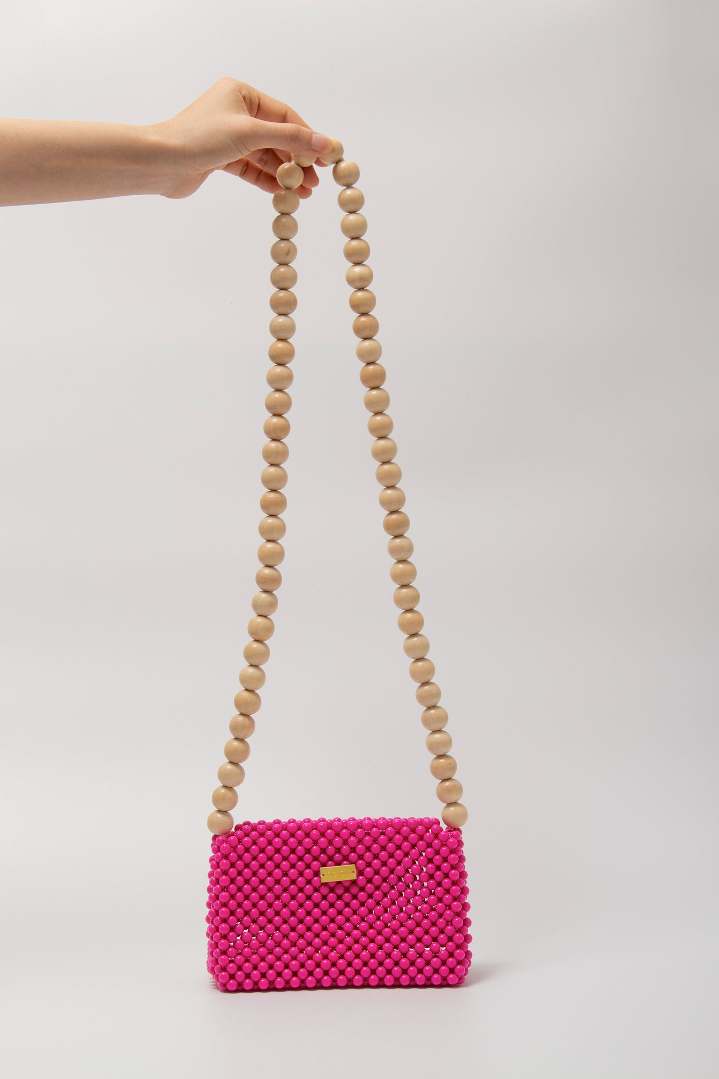 wood ball shoulder bag（vivid pink）